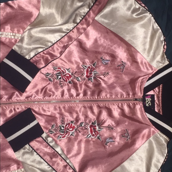 Bomber jacket 💕 - Picture 1 of 3